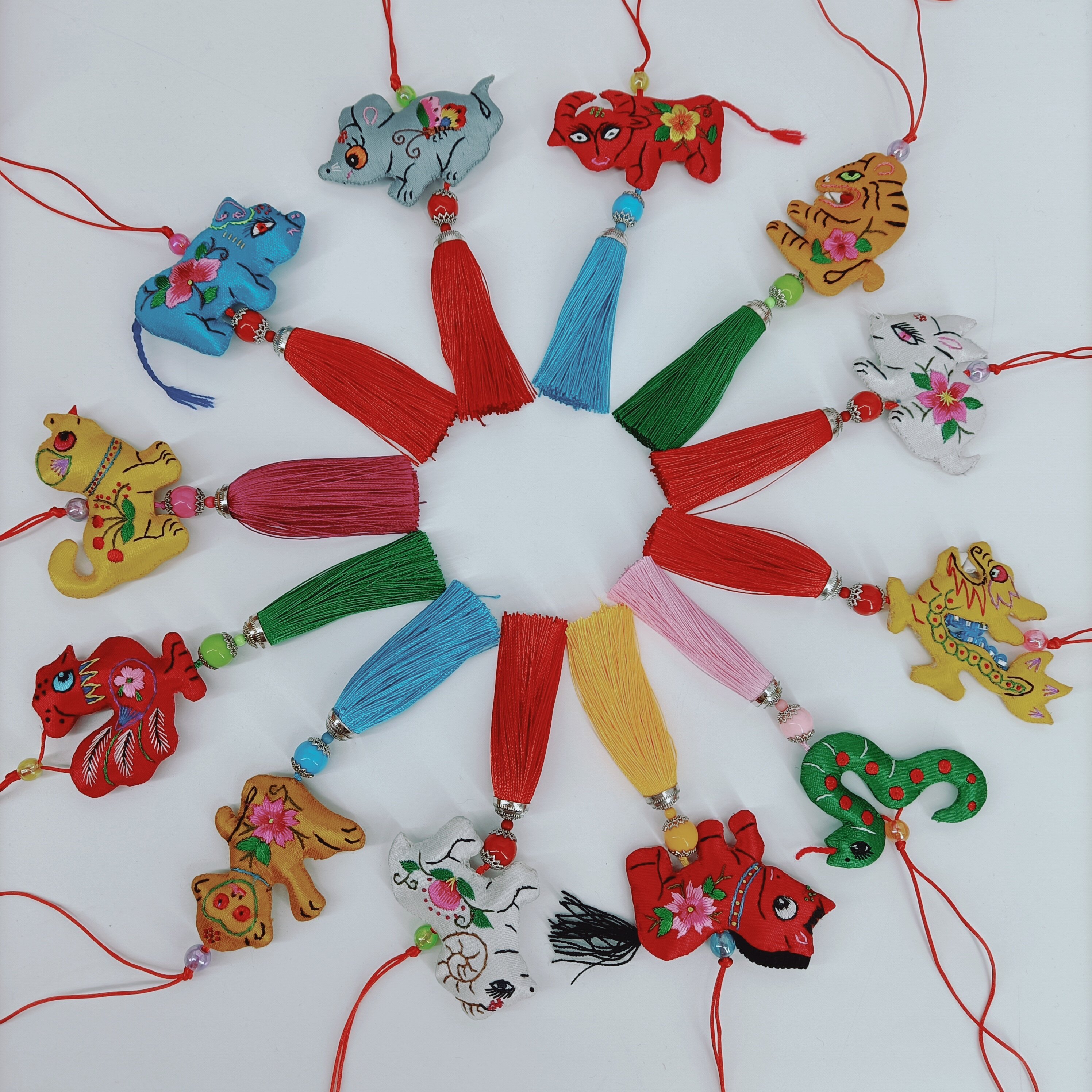 Pure handmade sachets Double-sided embroidery Cloth art Twelve zodiac pendants Folk handicrafts