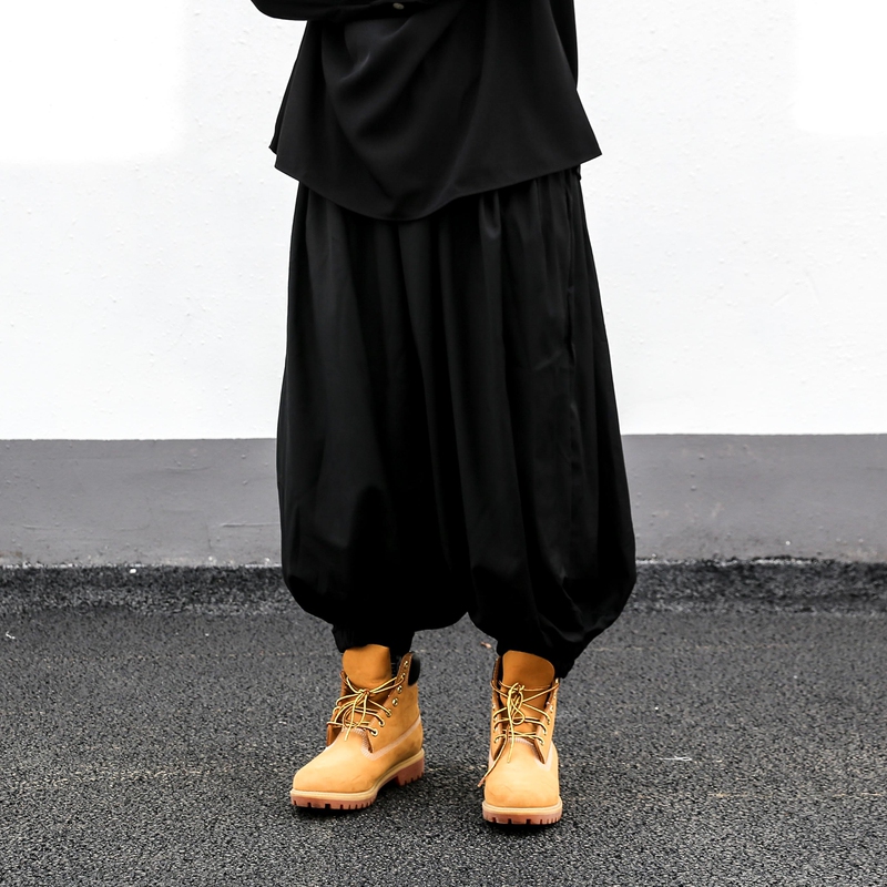 Japanese Retro Black Lantern Pants Unisex Trendy Brand Casual Loose Tapered Harem Pants Elastic Waist Silhouette Cropped Pants Japanese Retro Black Lantern Pants Unisex Trendy Brand Casual Loose Tapered Harem Pants Elastic Waist Silhouette Cropped Pants