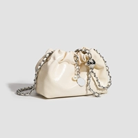 Та же самая подарочная коробка с белым торговым центром и доставкой