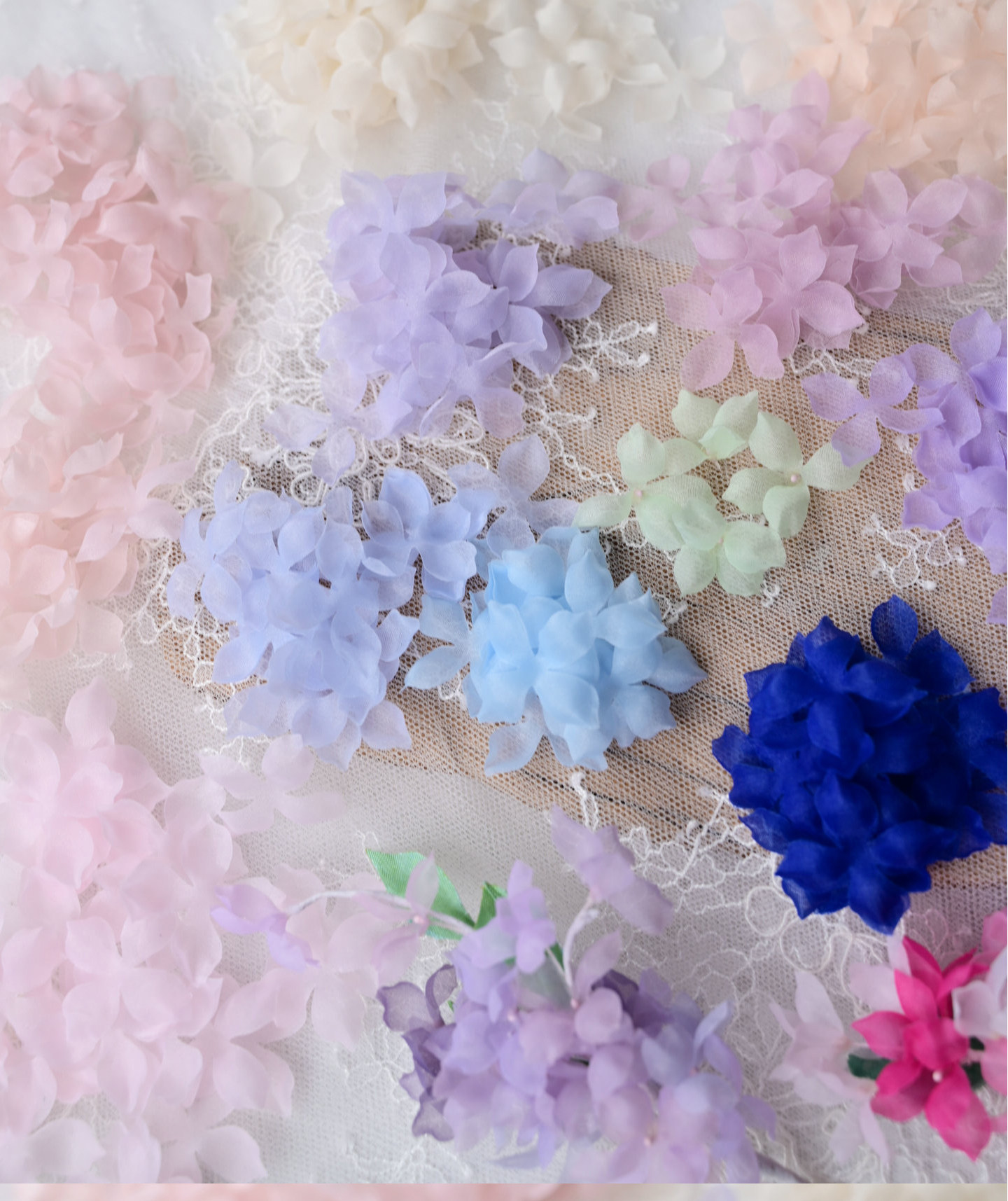 100 Stück. DIY Handgemachtes 3D-Blumenmaterial für Hochzeitskleider, Pyrographie- und Jeansgarn, Materialien für Kopfbedeckungen, Weiß und Rosa, RS247 – Detail 12