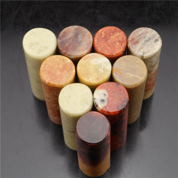 Shoushan Stone Old Ridge Practice Round Zhang 1 5x1 5x5cm seal with the shape of the clutter, and the seal of the stone