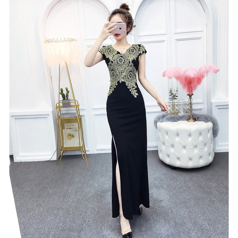 Simple V-Neck Long Gown for Toasting, Elegant Fit, Women's Formal Dress for Wedding Receptions and Thanking Guests Simple V-Neck Long Gown for Toasting, Elegant Fit, Women's Formal Dress for Wedding Receptions and Thanking Guests