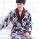 Mùa thu mới áo choàng flannel nam mùa đông dày áo choàng dài của phụ nữ áo choàng lông cừu san hô đồ bộ pijama