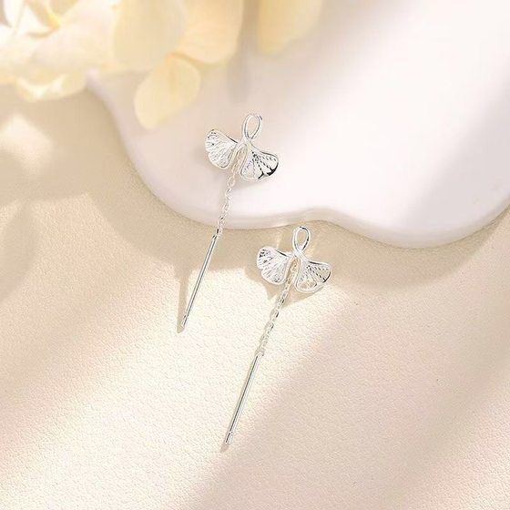 2025 여성 숲을위한 새로운 Ginkgo Leaf Earrings 스터드 스위트 스위트 스프린 트거젤 이어링 체인 기질 다목적이고 간단한 귀 장식