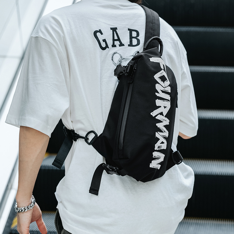 New bag men's messenger bag casual simple chest bag street trend shoulder bag commuting to work backpack men's