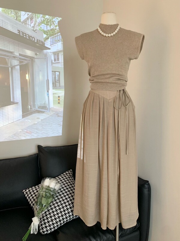 2026 Summer New Style Half-High Collar Tie Short-Sleeved Knit Top for Women + Cotton and Linen Wide-Leg Culottes Set Two-Piece Set