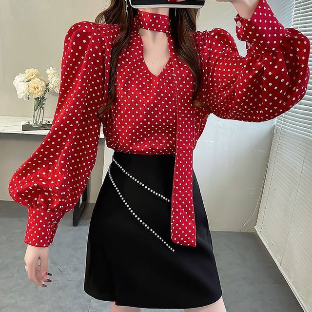 Red polka dot printed shirt for women in autumn, sweet puff sleeve top, halter neck slimming design, strappy V-neck shirt