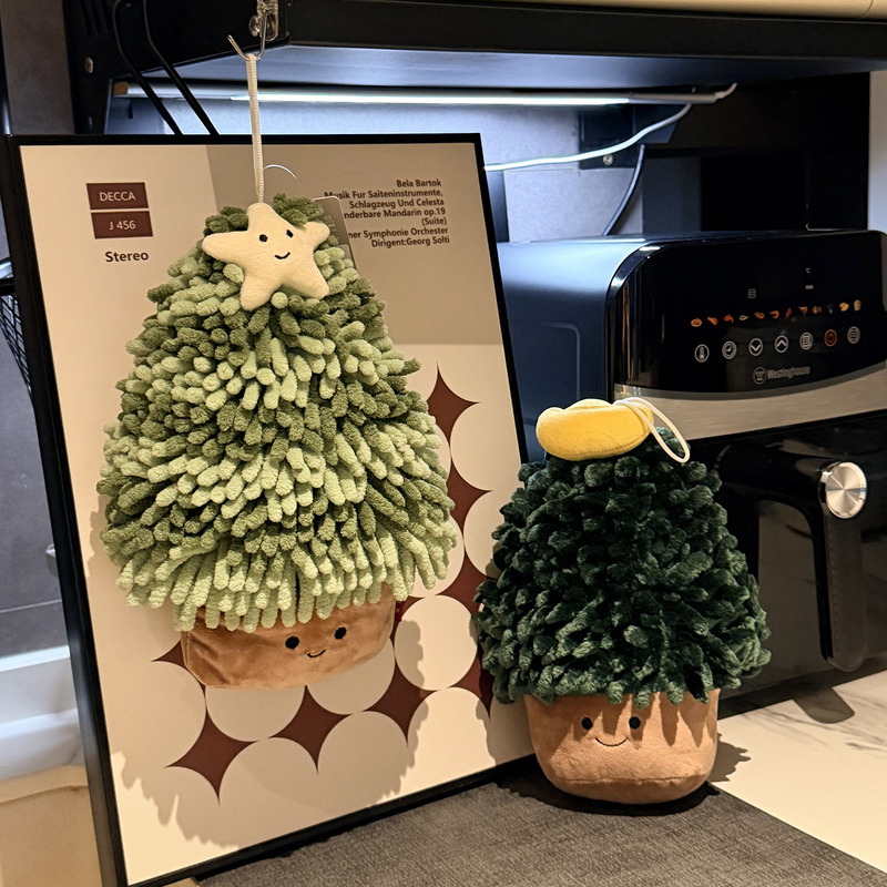 Christmas Tree Hand Towel Hanging Decoration, Cute Chenille, Super Absorbent, Thickened, Quick-Drying, for Home Kitchen, Bathroom Christmas Tree Hand Towel Hanging Decoration, Cute Chenille, Super Absorbent, Thickened, Quick-Drying, for Home Kitchen, Bathroom