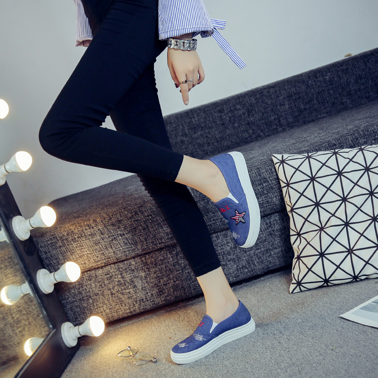 2017 giày vải mới Giày nữ một bàn đạp tròn đầu denim phẳng đáy giày hoang dã giày sinh viên giày lười giày bitis nữ