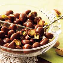 Spot Japan royce California Pistachio Filled Milk Chocolate 130g Taste November