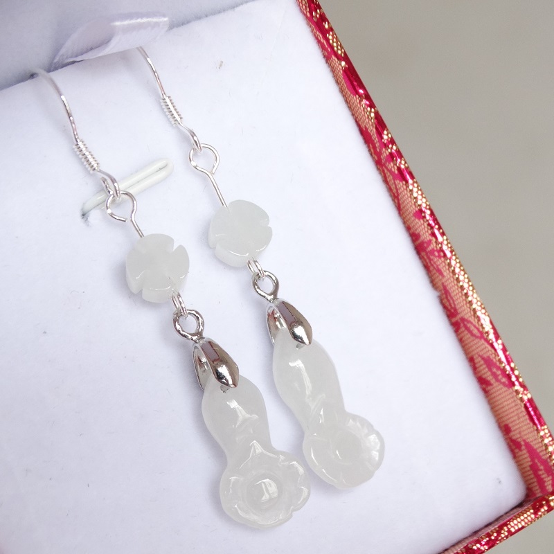 Xianyun Natural Emerald A - Wang Jiawang's business has come to the Yu Yu ear crash S990 pure silver is not sensitive