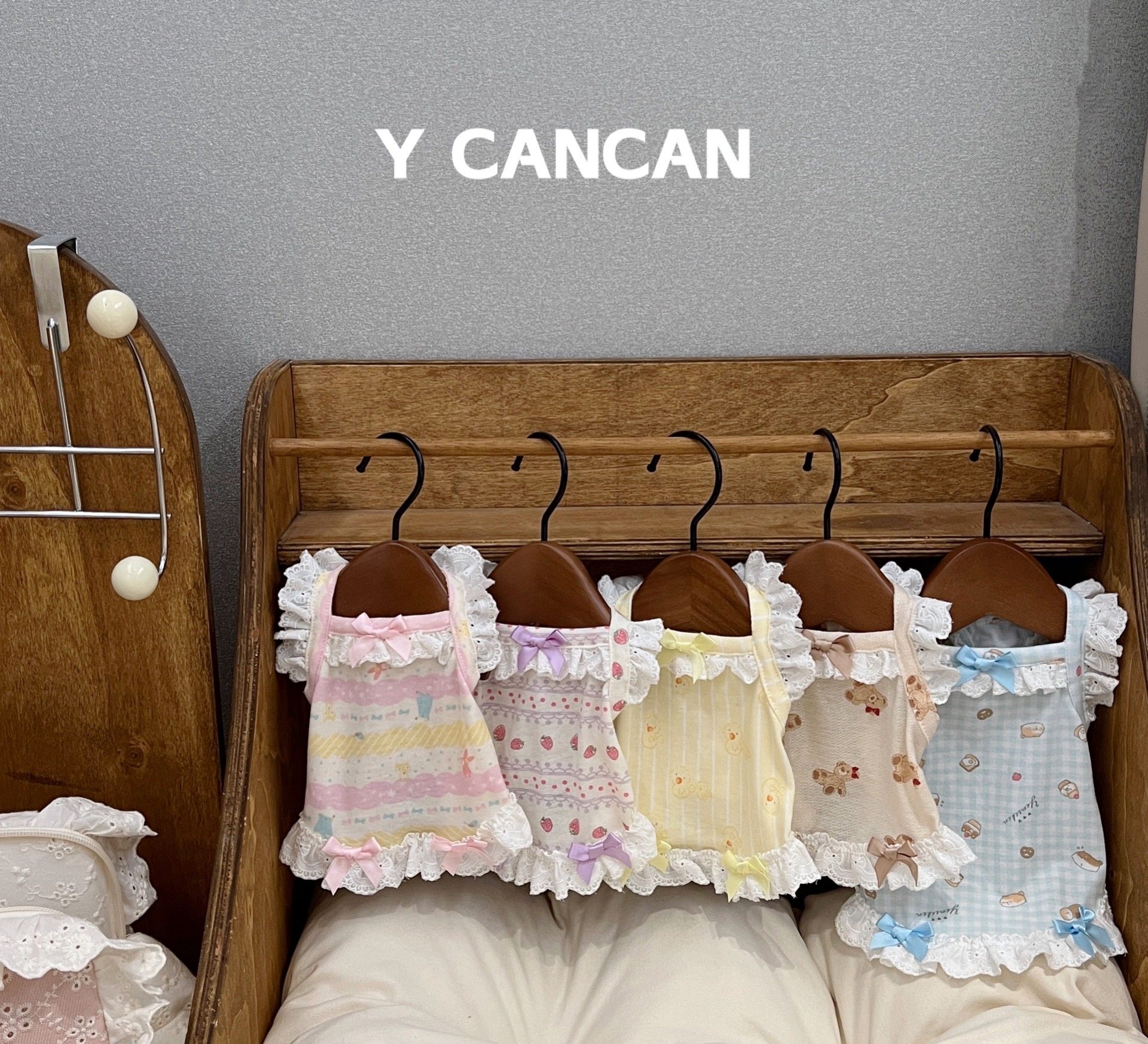 YCANCAN 夏季新款宠物猫狗衣服可爱蕾丝边家居服清凉背心马尔济斯