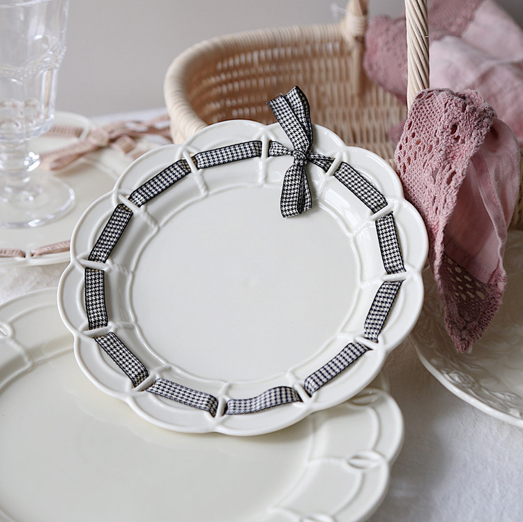 Lovelylaw style retro hollowed-out lace ceramic dessert dish cake tray dinner plate rose tray