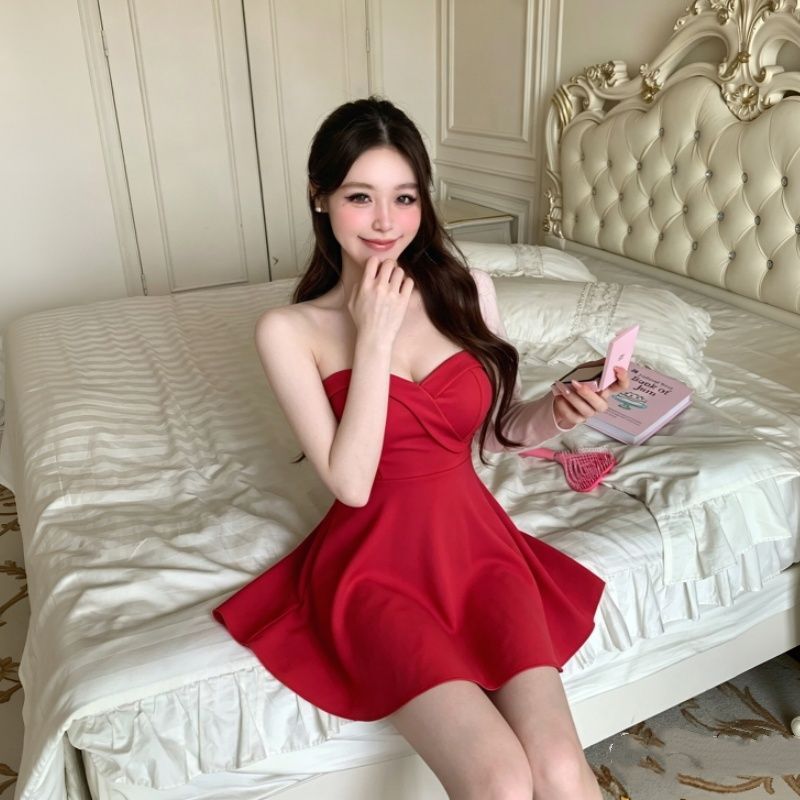 Summer New Style Red Tube Top Dress for Women, Low-Cut, Waist-Cinching, Slimming, Short Style, Elegant Socialite Style, Small Cocktail Dress for Evening Events Summer New Style Red Tube Top Dress for Women, Low-Cut, Waist-Cinching, Slimming, Short Style, Elegant Socialite Style, Small Cocktail Dress for Evening Events