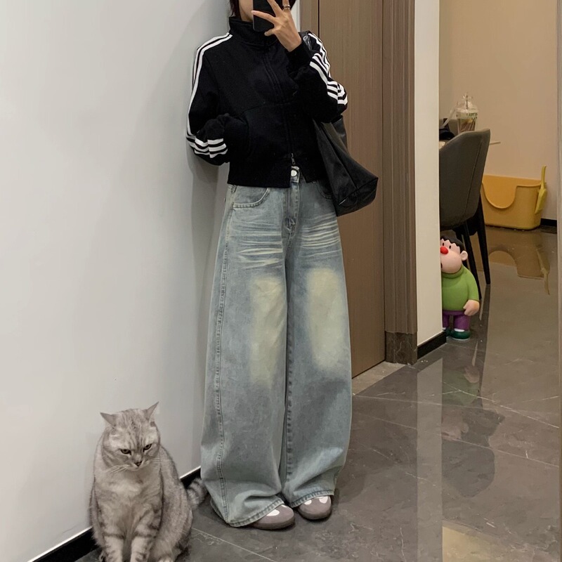 Aiittle150 Petite American Retro Pocket Embroidered Washed Light Blue Denim Scimitar Pants for Women, High-Waisted and Loose-Fitting