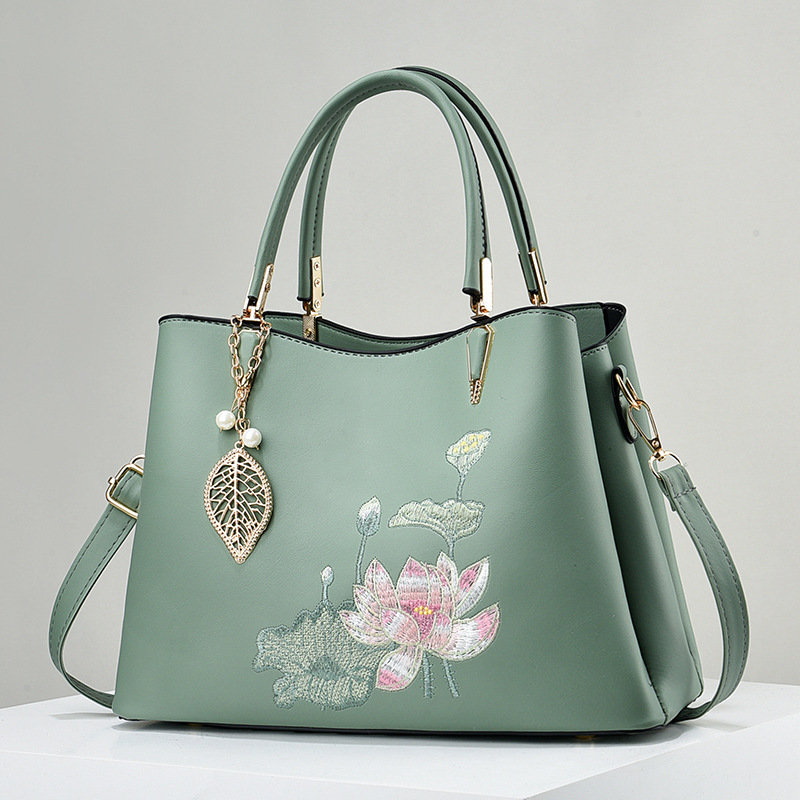 Chinese Style Light Luxury Handbag 2026 New Fashion Embroidered Elegant Crossbody Bag Temperament New Chinese Style Women's Bag