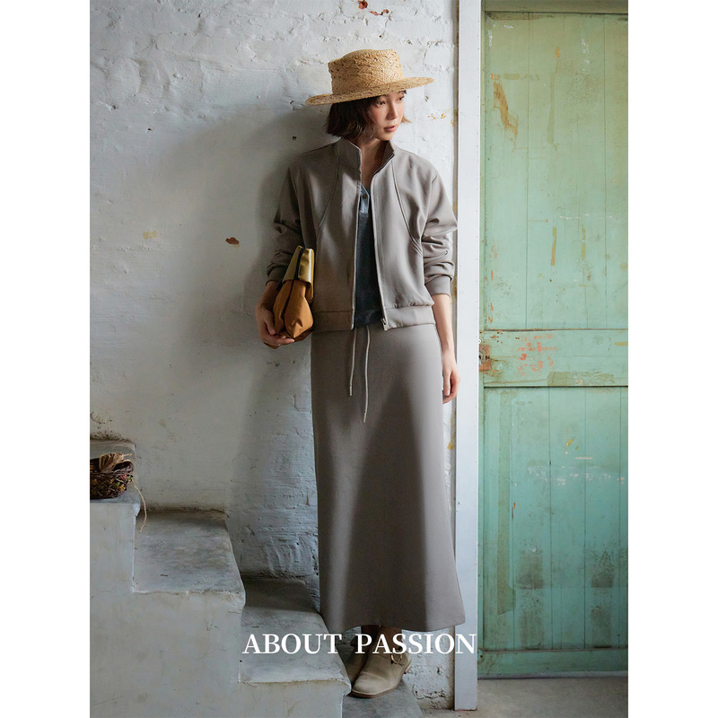 About Passion Korean-Style Versatile Stand-Collar Zip-Up Sweatshirt and Drawstring Skirt Two-Piece Set for Autumn About Passion Korean-Style Versatile Stand-Collar Zip-Up Sweatshirt and Drawstring Skirt Two-Piece Set for Autumn