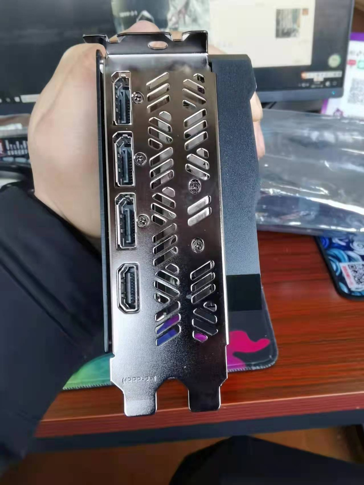 Graphics card gear board brand new Seven Rainbow Tomahawk 3090 graphics card stall plate bar hanging strip 2-1-Taobao