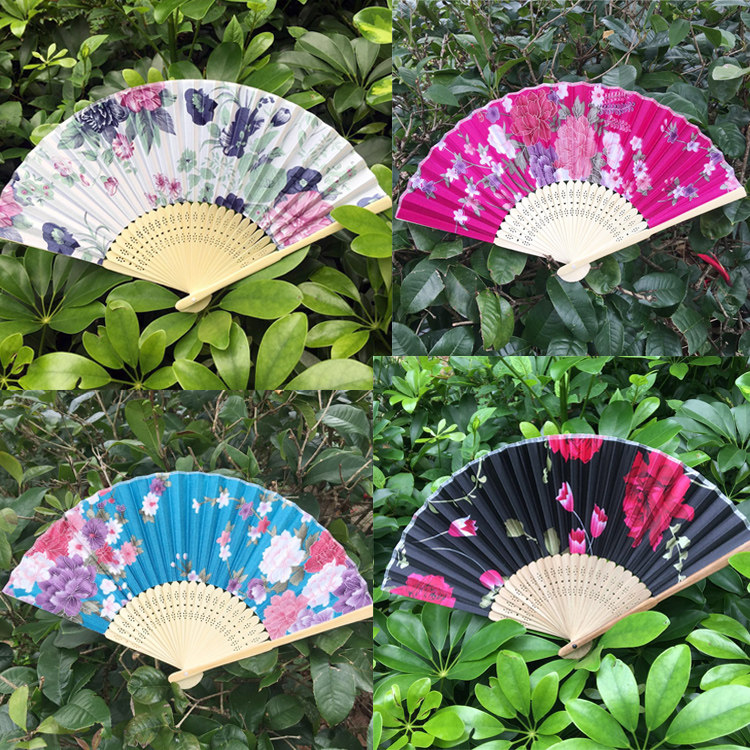 Women's classical bamboo fan Japanese and wind retro style folding fan mini Chinese style classical Cheongsam fan folding small fan