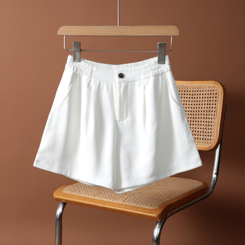 White Suit Shorts for Petite Women, Summer Outerwear, Semi-Elastic Waist, Slimming, Versatile, Drapey, Black Casual Hot Pants White Suit Shorts for Petite Women, Summer Outerwear, Semi-Elastic Waist, Slimming, Versatile, Drapey, Black Casual Hot Pants