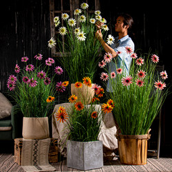High-End Artificial Green Plants, Sunflowers, Fake Flowers, Clothing Store Window Displays, Bionic Plants, Fake Trees, Light Luxury Decorative Ornaments