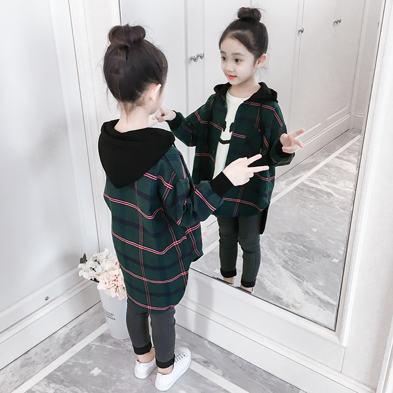 Girls ' coat spring and Autumn 2020 new Korean version of the big children's clothing Foreign school girls hooded plaid shirt tide