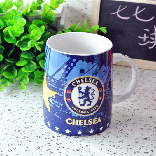 Chelsea fans'supplies memorabilia Chelsea fans' cup of water glass