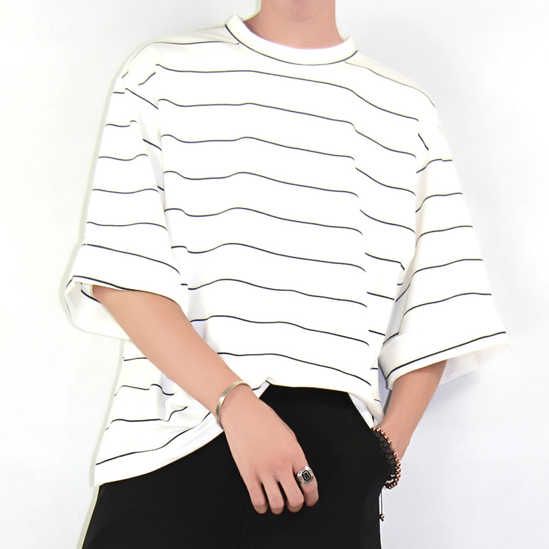 秋季条纹宽松T恤男日韩五分袖半袖中袖体恤学生圆领短袖男士t恤潮