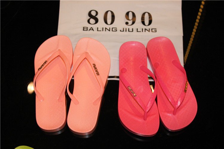 Mùa hè mới thời trang flip-flops Hàn Quốc phiên bản của dép nữ non-slip mang giày bãi biển nam giới và phụ nữ dép giản dị và dép đi trong nhà triều