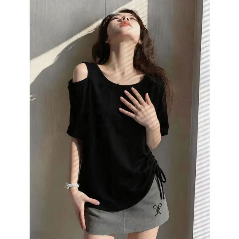 Plus Size Women's Short-Sleeved T-Shirt 100kg Design, Off-Shoulder Top with Drawstring, Slimming Irregular Blouse Plus Size Women's Short-Sleeved T-Shirt 100kg Design, Off-Shoulder Top with Drawstring, Slimming Irregular Blouse