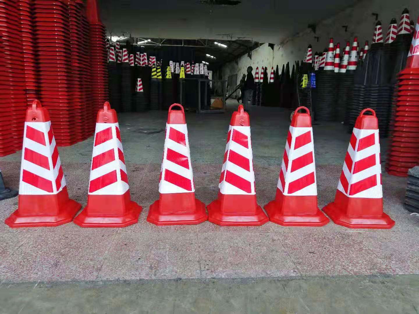 Red road cone 65CM reflective cone isolation pier do not park barricade cone ice cream bucket prohibited parking pile warning column