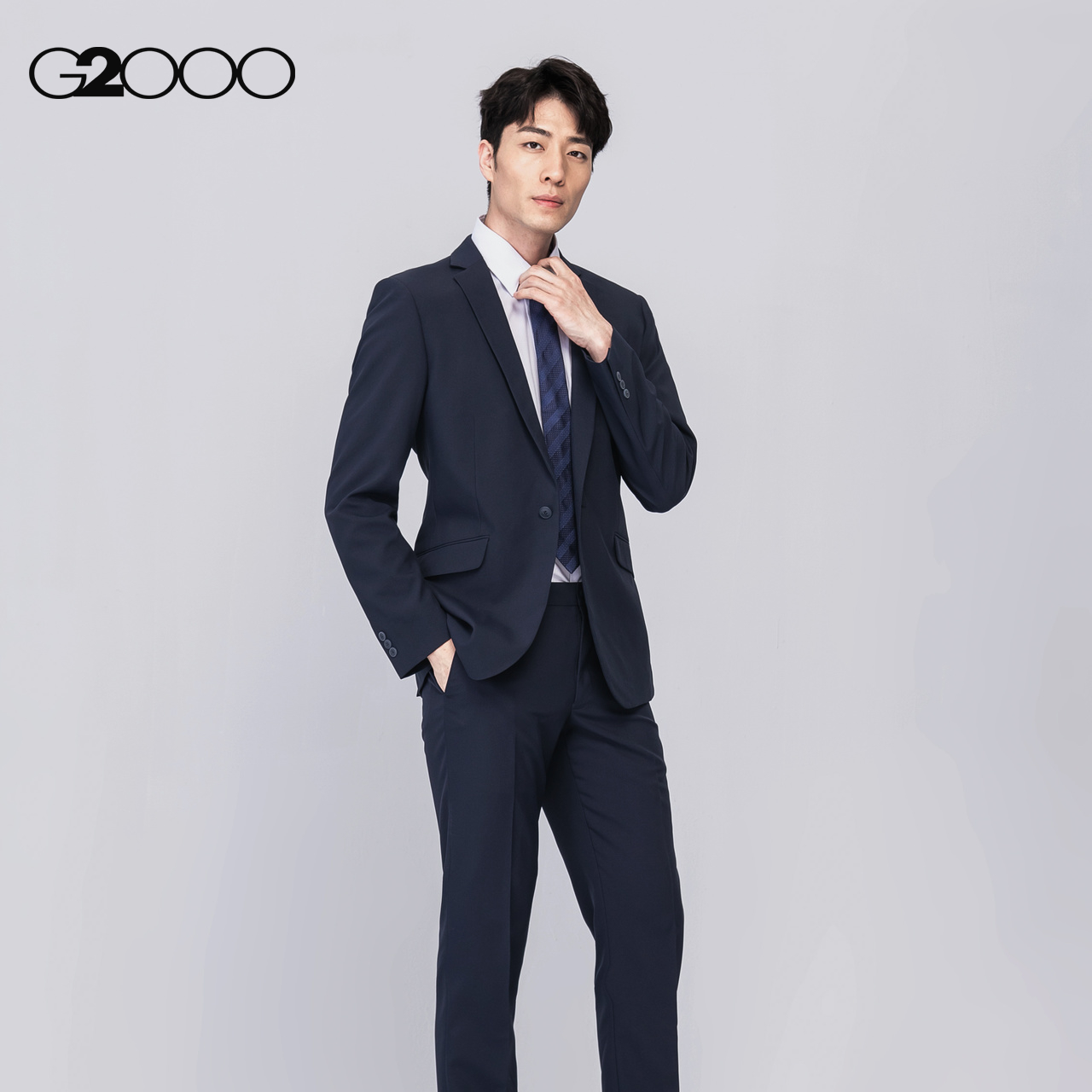 G2000 điều trị chống tĩnh điện màu đen phù hợp với nam 2019 mới phiên bản loose-fitting của chiếc áo khoác kinh doanh chính thức