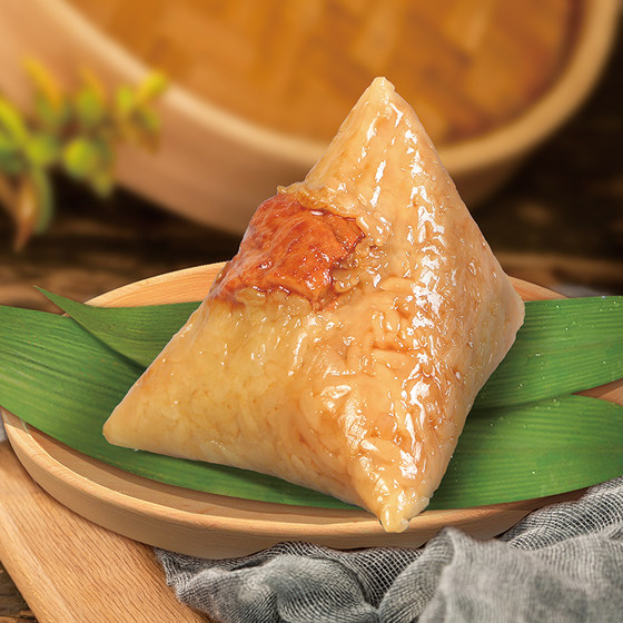 Guangzhou Restaurant Sweet and Salty Zongzi Flavor Meat Zongzi Egg Yolk Meat Zongzi Candied Date Zongzi Bean Paste Zongzi Eight Treasures Dragon Boat Festival Gift Group Buying