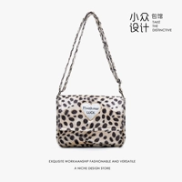 22 Wave Dot Coffee Spot