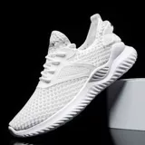 Новые летние мужские туфли с сеткой, корейская версия, модные и универсальные, повседневная спортивная обувь с сеткой, дышащие кроссовки с тонкой сеткой, мягкая подошва