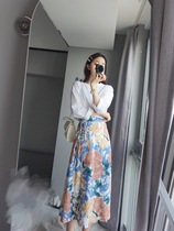 Fan Squad wears watercolors on the body. Spring floral one-piece skirt A-line high-waist mid-length skirt