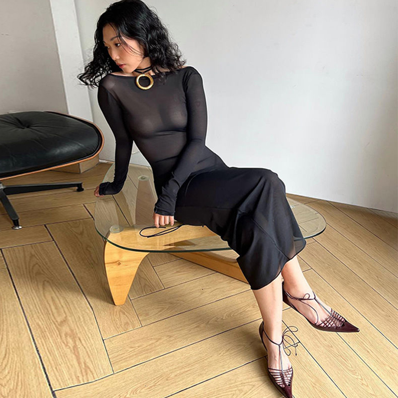 网纱长裙与塑身衣：打造潮流跨境穿搭秘诀