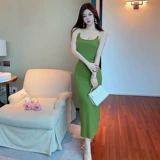 Сексуальные невидимые бретели, платье без рукавов, приталенная длинная юбка, с акцентом на бедрах, средней длины