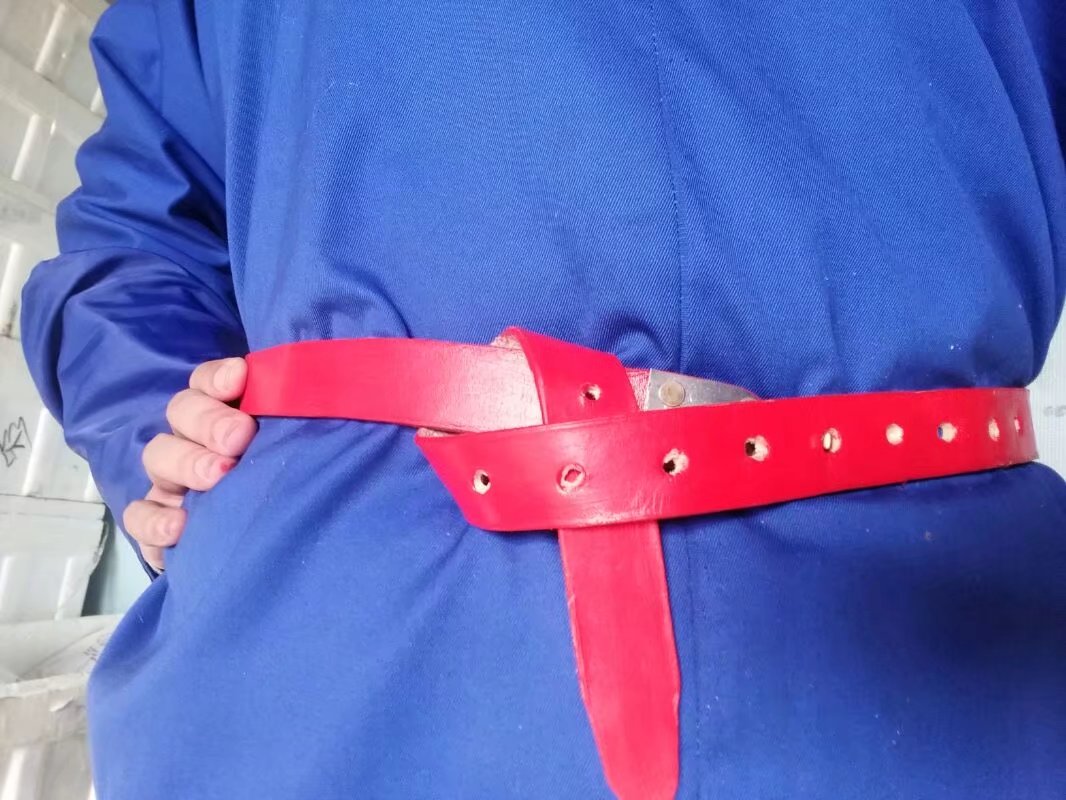 Armor armed cow leather crochet hook in the shape of a