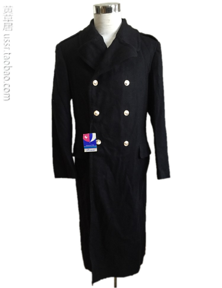 After the breakup of the Soviet Union, the Russian navy's winter dark blue long coat of woolen material is 3 kg heavy