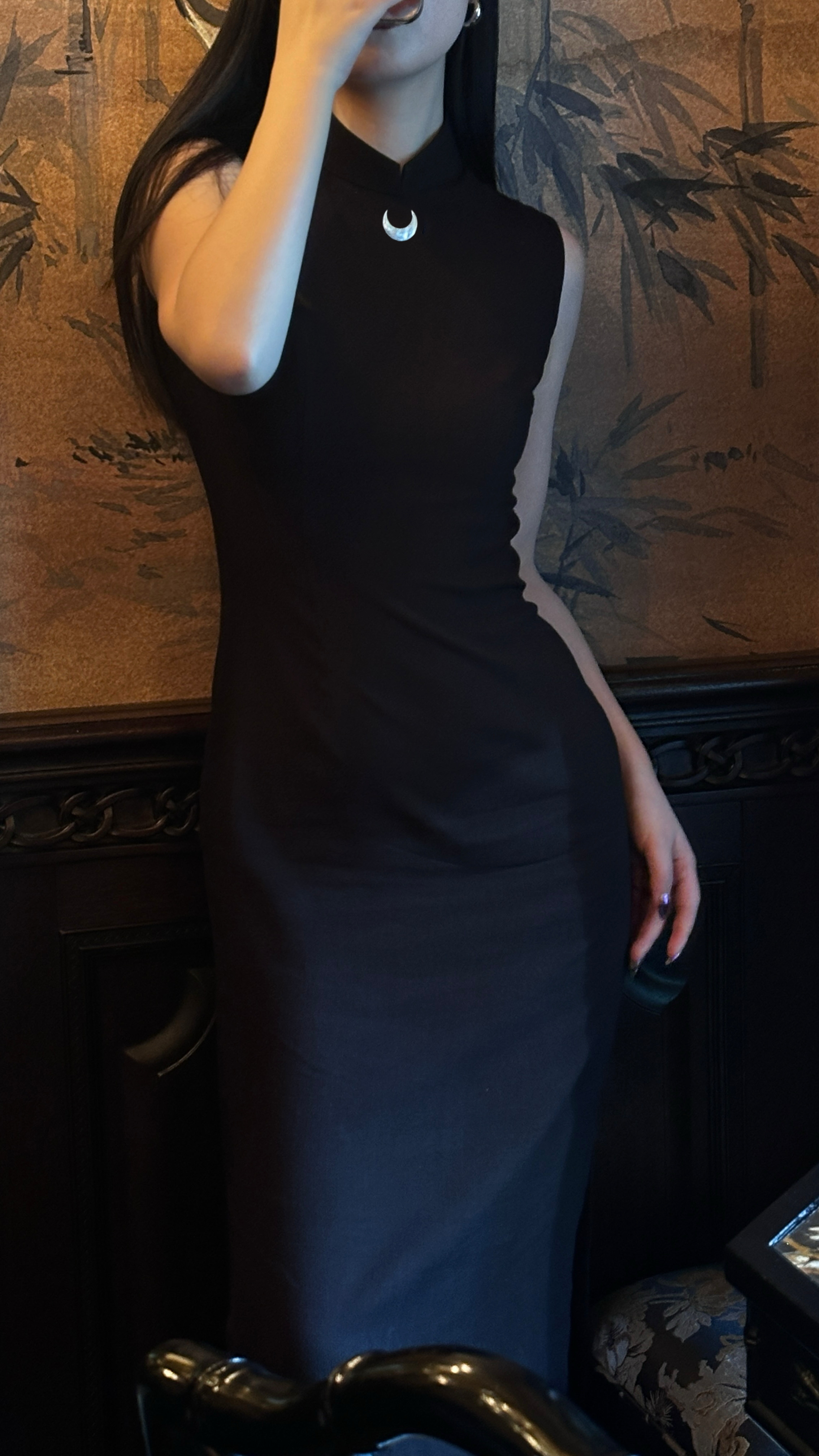 黑色旗袍：东方美学与茶艺文化的完美交融