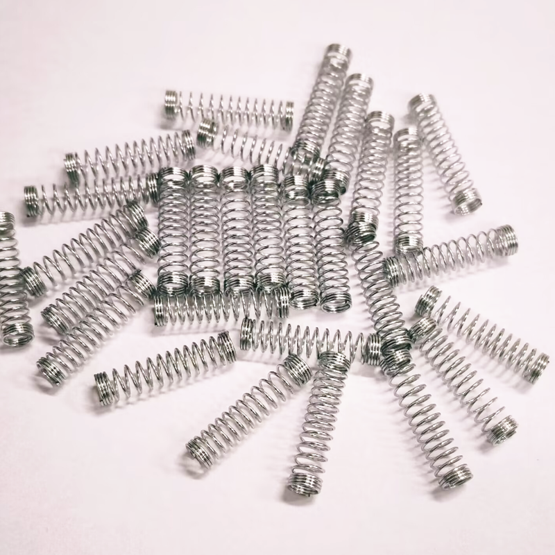 自動ペンまたはゲルペンでは、バネを押すとペンのリフィルバネが作動します。