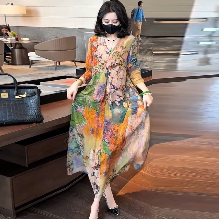 French-Style Light Luxury Silk Holiday Dress Women's Clothing 2026 Spring and Summer New Printed V-Neck Oil Painting Style Long Dress