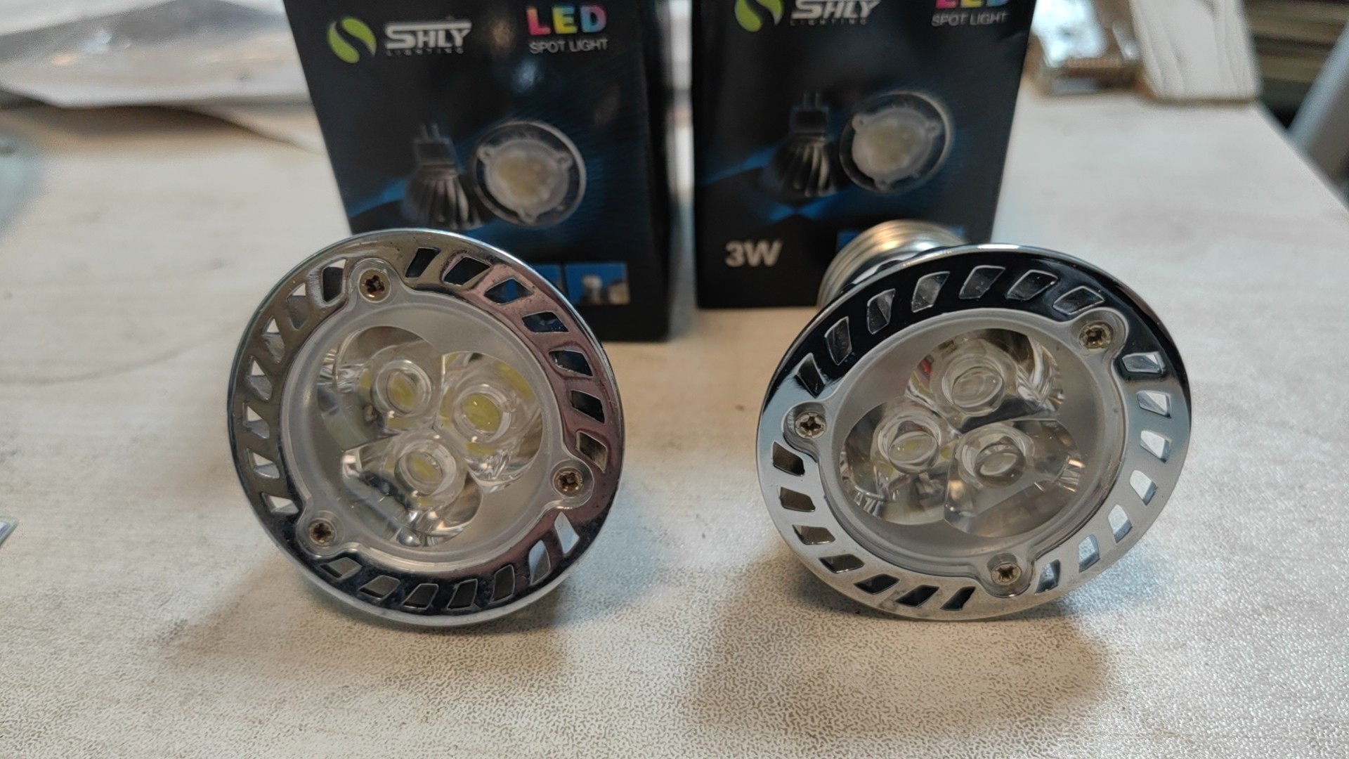 Shanghai green source LED light LED lights 220V 12V MR16-3W LED light cup 3W white light warm