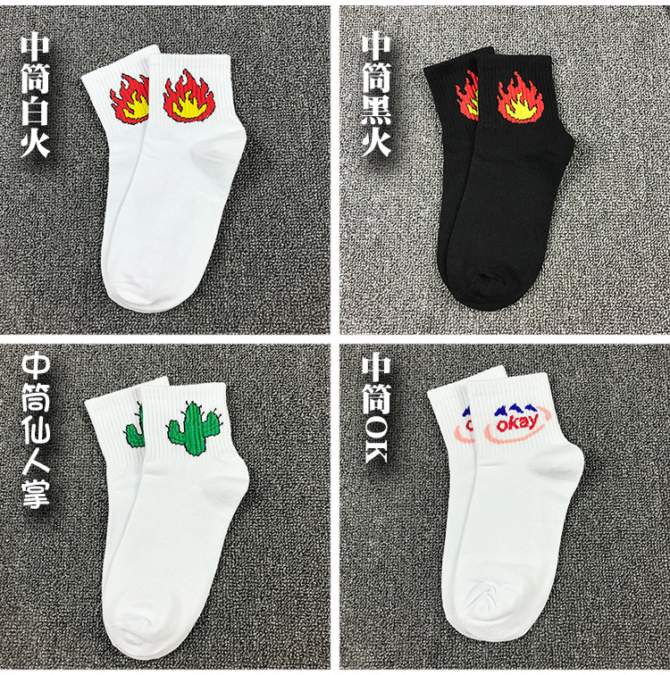 Màu đỏ với đôi tất nam nữ Hàn Quốc vớ cotton ống thủy triều vớ bóng rổ xe tay ga hoạt hình cặp đôi thể thao vớ - Bít tất nữ tất cổ ngắn