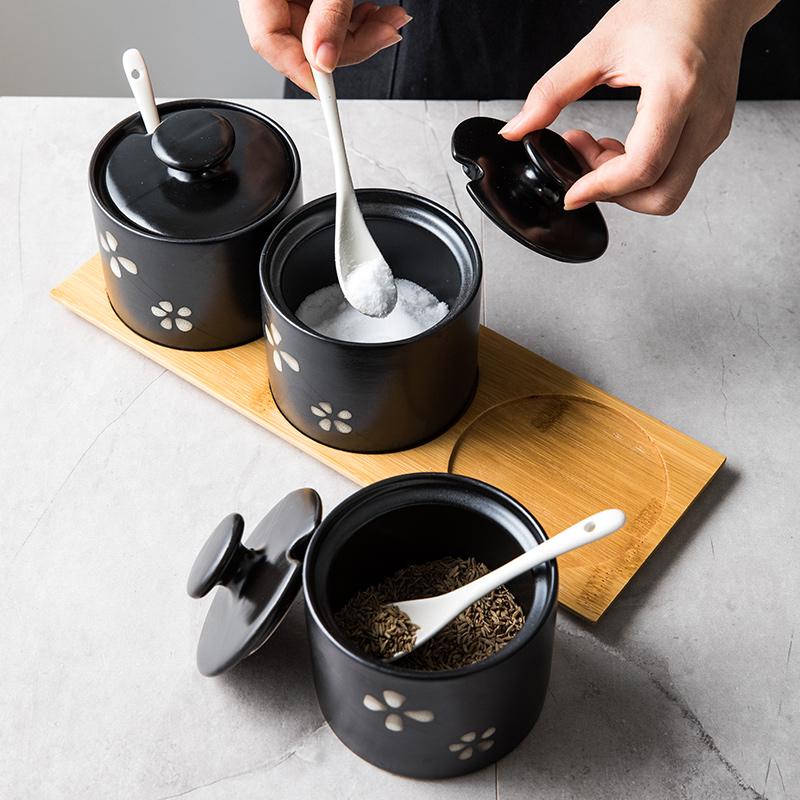 This porcelain Japanese ceramics seasoning as cans combination suit creative household kitchen seasoning salt pot three - piece suit