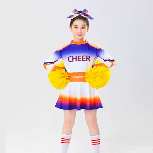 Детская новая женщина -черлидинг начальная и средняя школа.