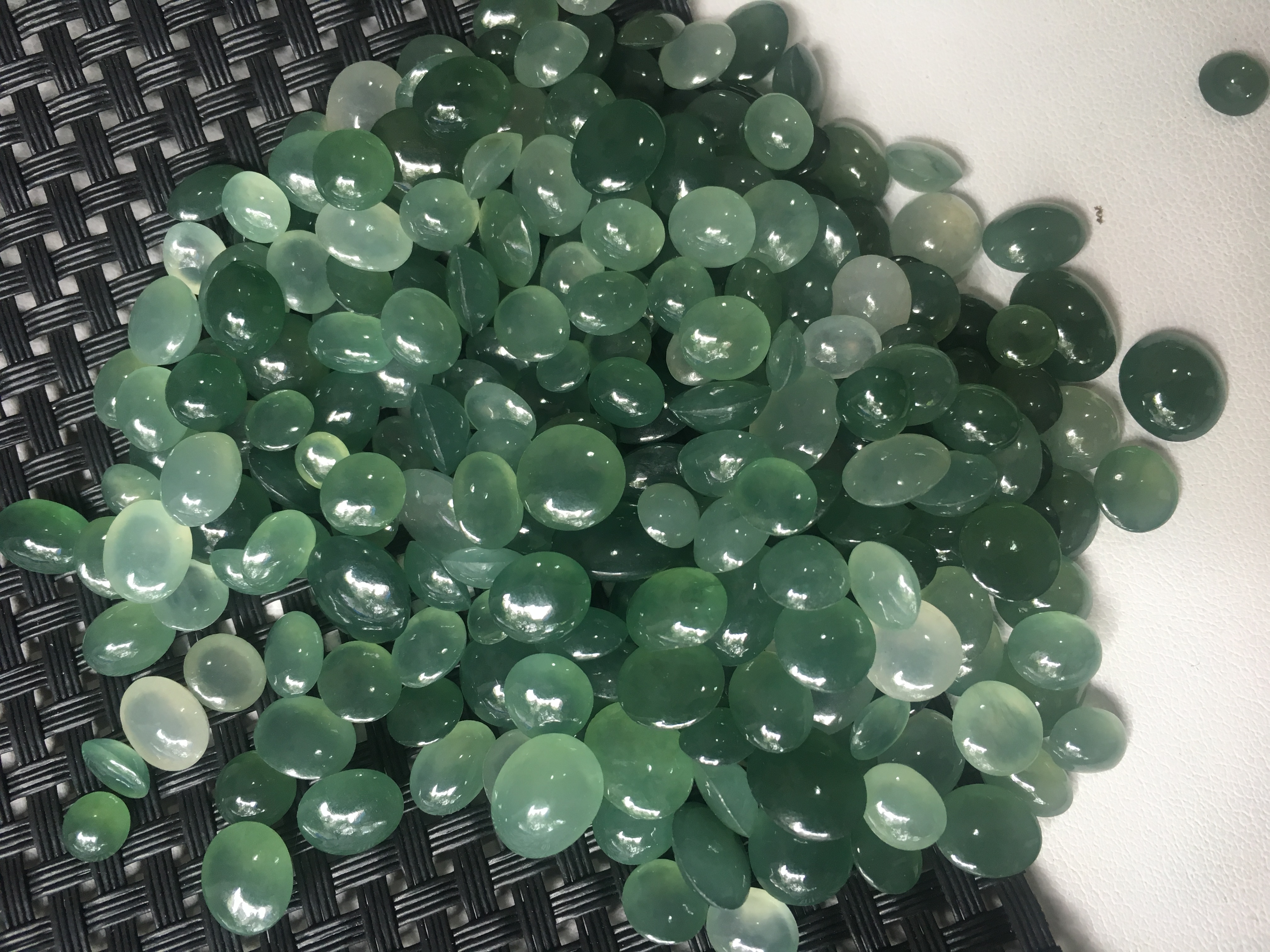 Myanmar Natural A Goods Color Emerald Ice Seed Green Oil Green Ice Seed Clear Water Emerald Withdrawal Face with 100 Grain Hair