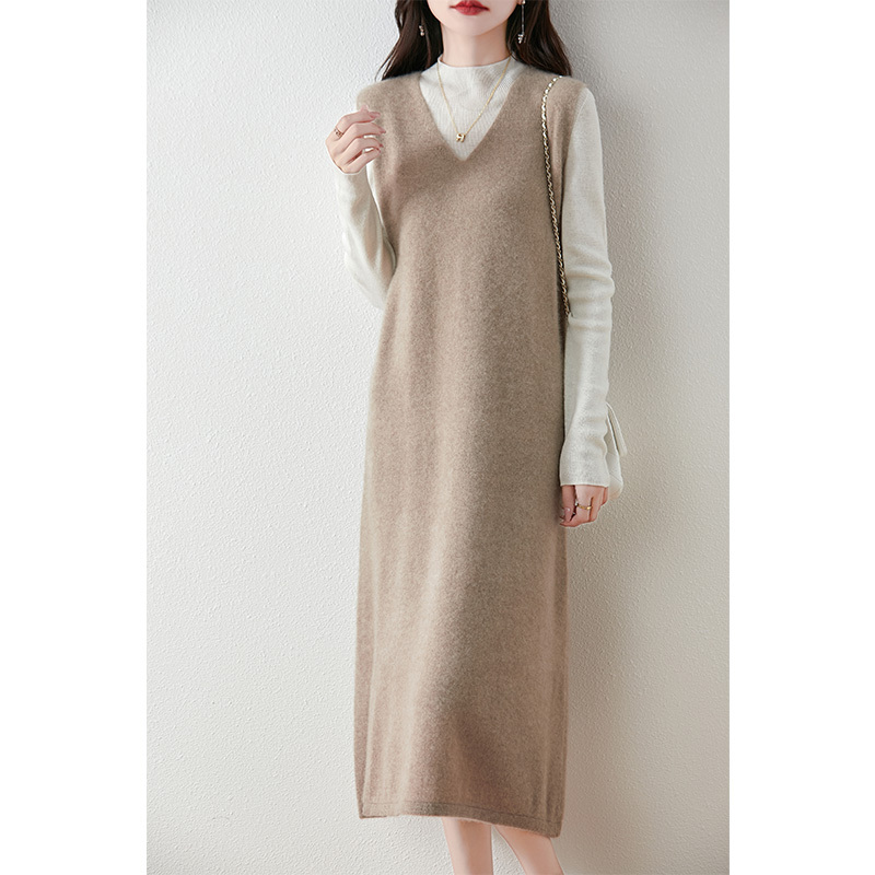 Spring and Autumn New Style 100% Pure Wool Knitted Vest Dress for Women V-Neck Sleeveless Slit Cashmere Vest Dress Spring and Autumn New Style 100% Pure Wool Knitted Vest Dress for Women V-Neck Sleeveless Slit Cashmere Vest Dress