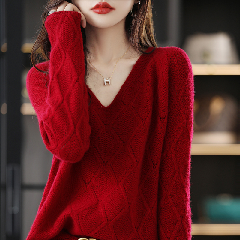 New Autumn and Winter Cashmere Sweater for Women, V Neck Cut Out Thin Sweater, Loose Red 100 Wool Top, Knitted Base Layer New Autumn and Winter Cashmere Sweater for Women, V Neck Cut Out Thin Sweater, Loose Red 100 Wool Top, Knitted Base Layer